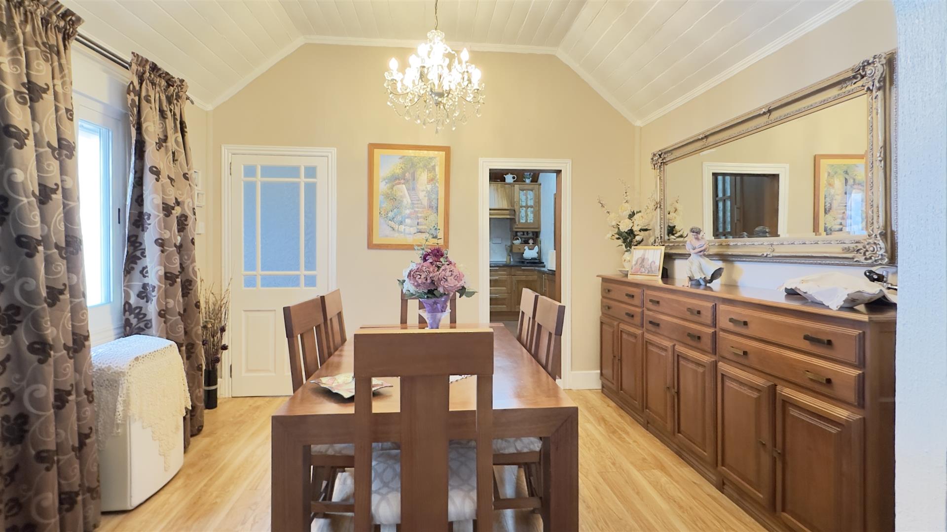 Image of House - 5 Bedrooms - 4 Bathrooms for Sale in Other South District-Gibraltar, Image 32